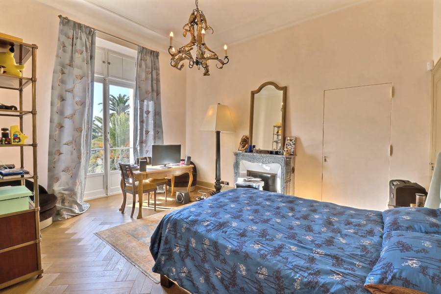 Bedroom Chandelier Wooden floor