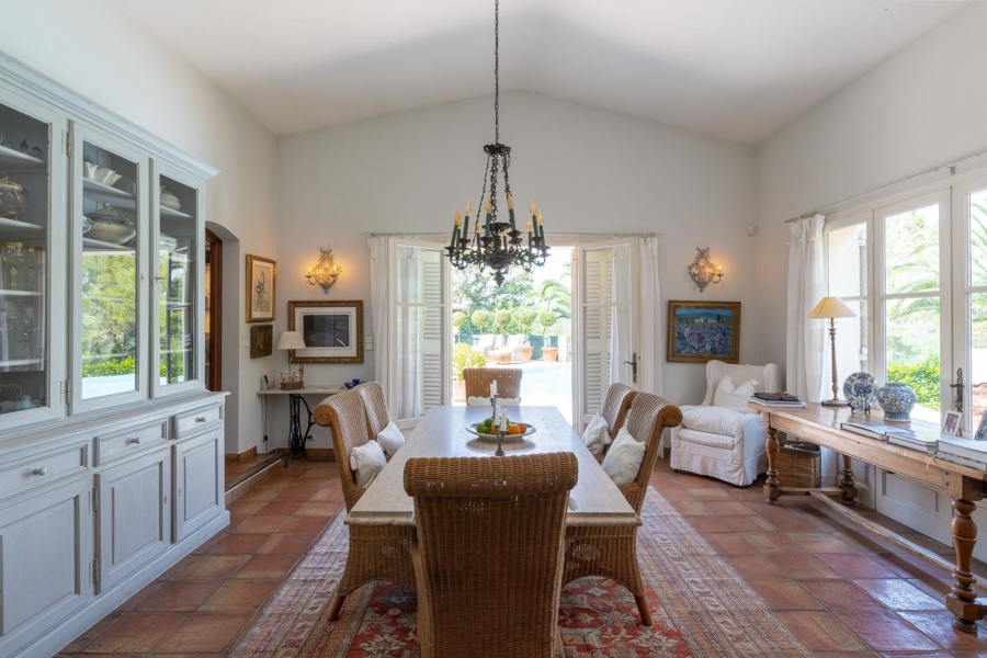 Dining room Tile