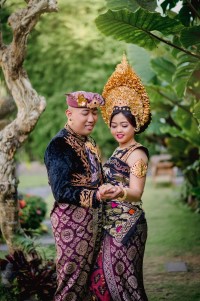 Pawiwahan Yoga & Tini