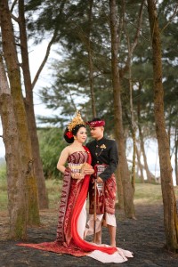 Pawiwahan Santa & Seni