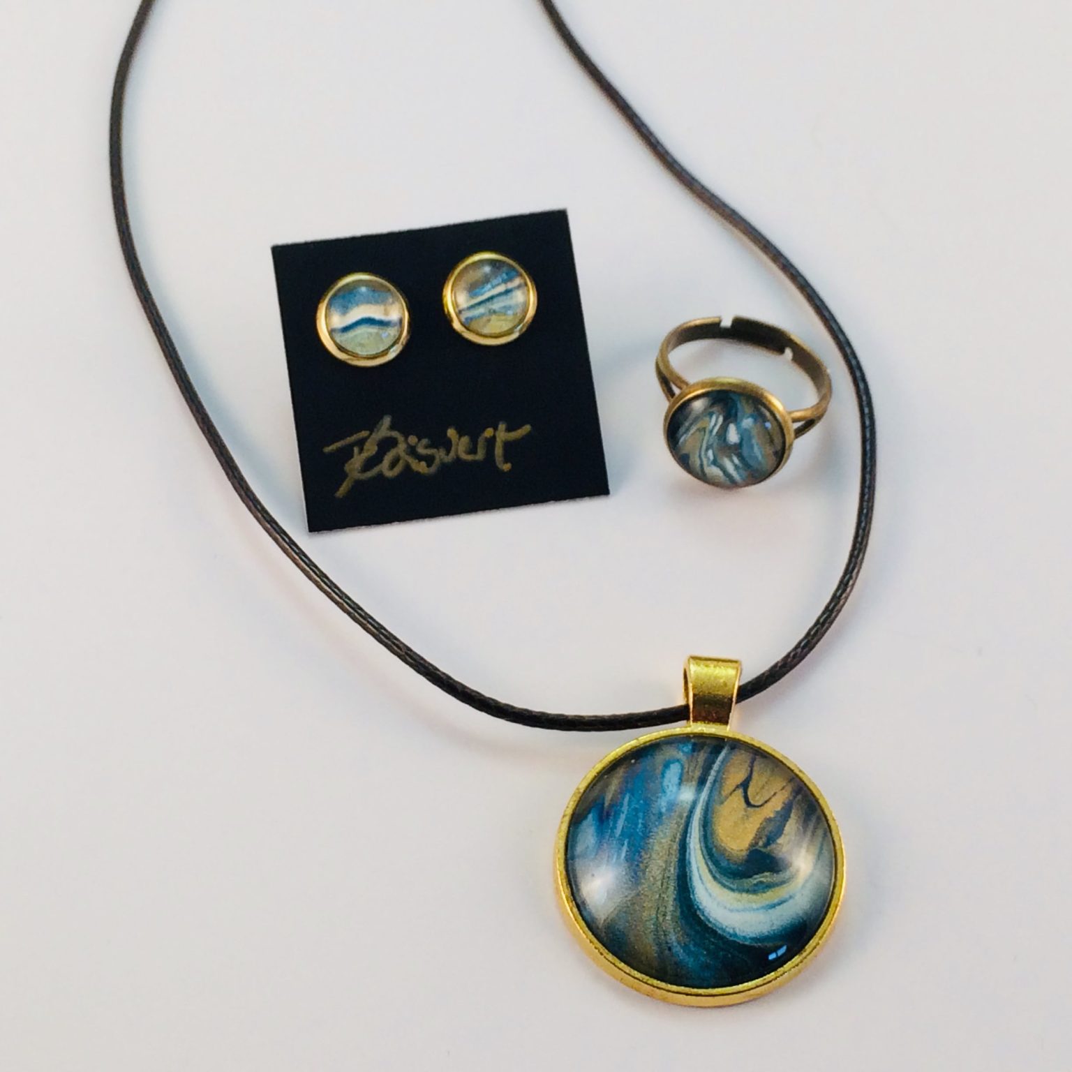 Ensemble Boucles D'Oreilles Et Bague AVON Style Gothique - Métal Argenté Noir, Pendantes à Clous