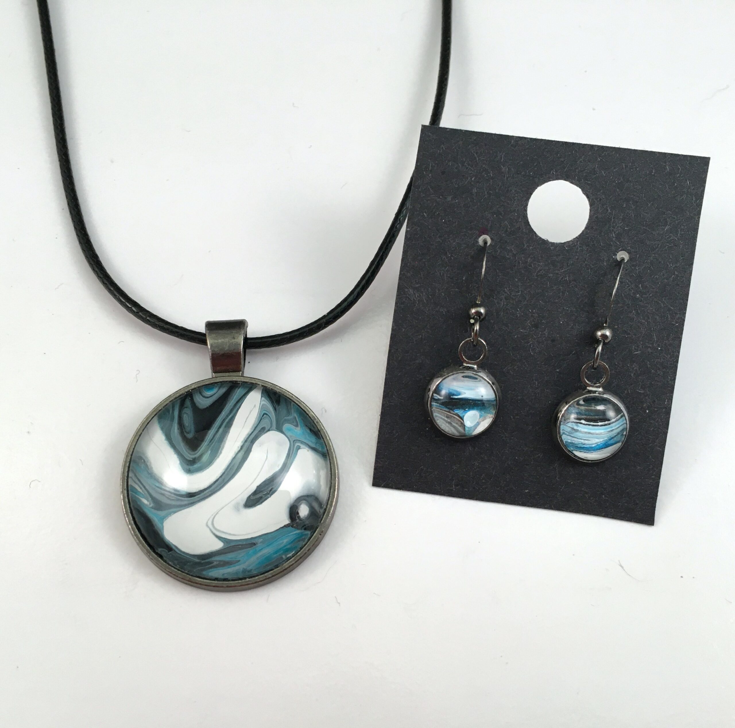 Ensemble # 6 - Collier et boucles d'oreilles