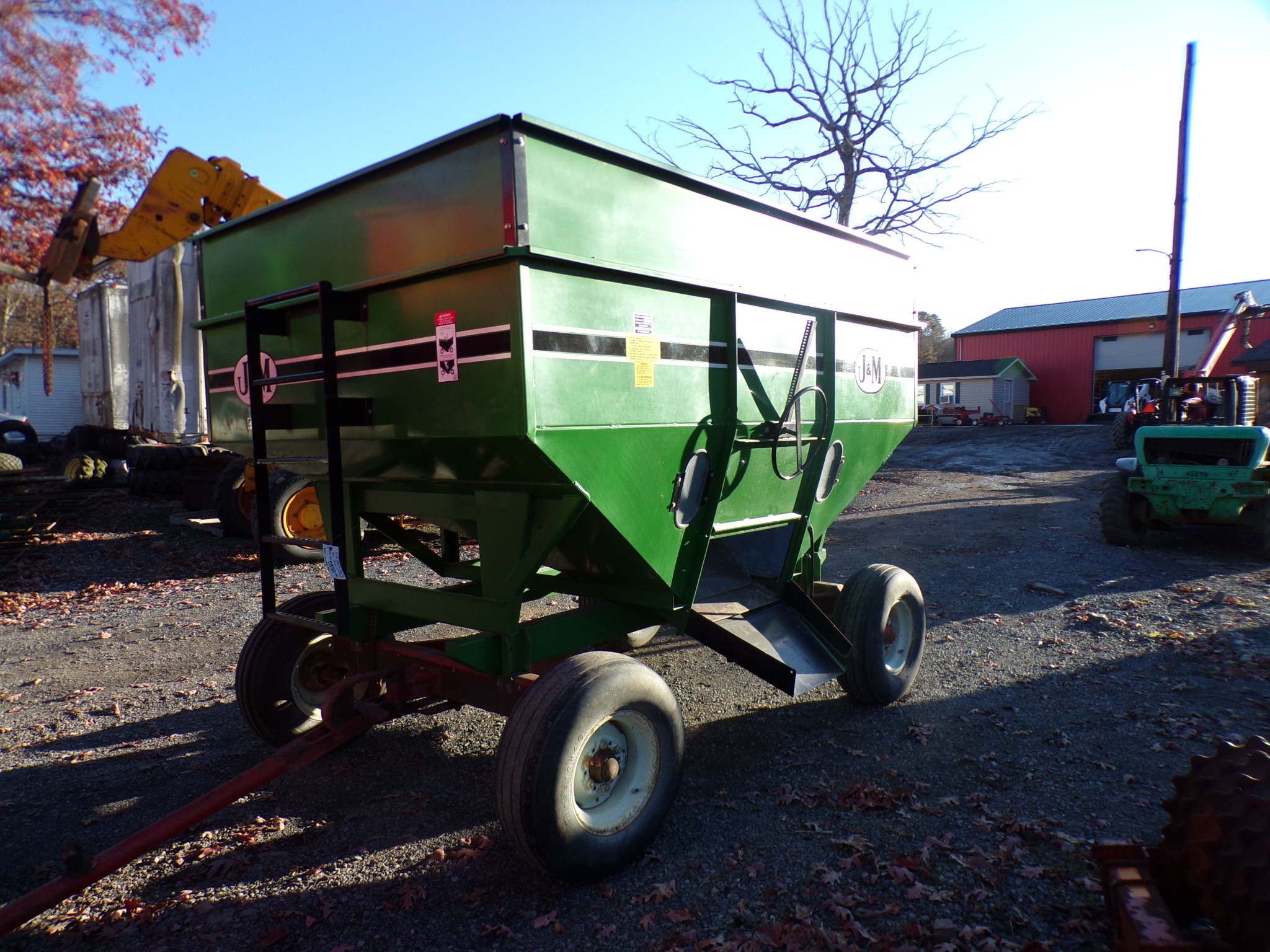 8347 J&M 2507 Gravity Bin Wagon 3950.00 JM Equipment