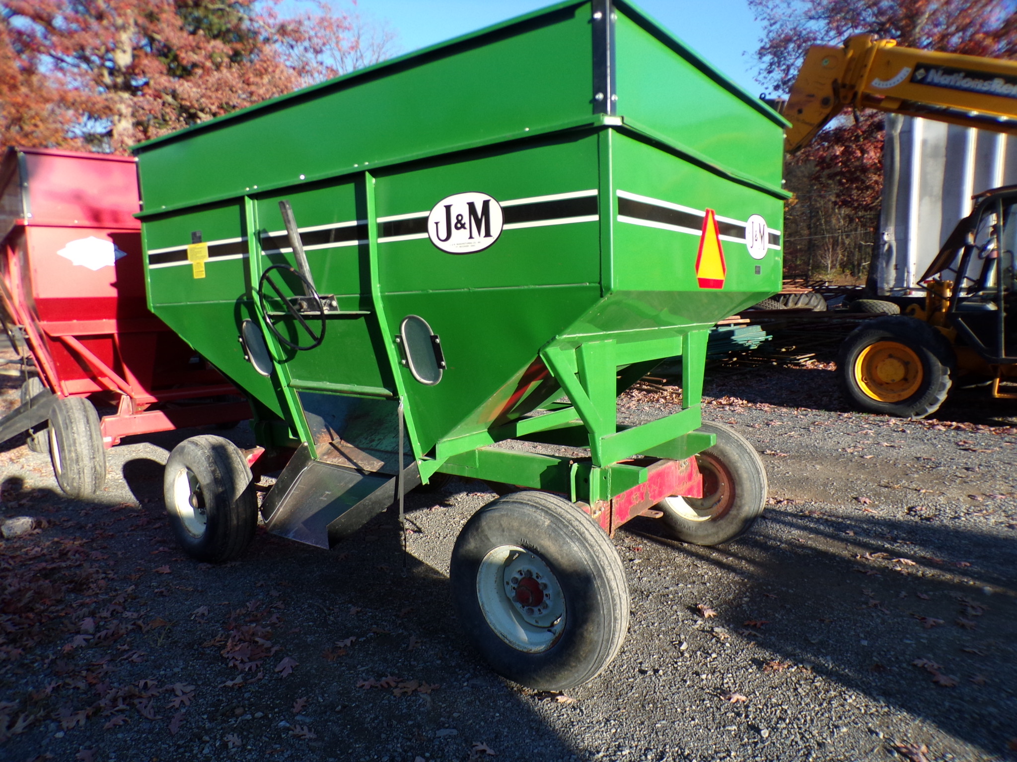 8347 J&M 2507 Gravity Bin Wagon 3950.00 JM Equipment