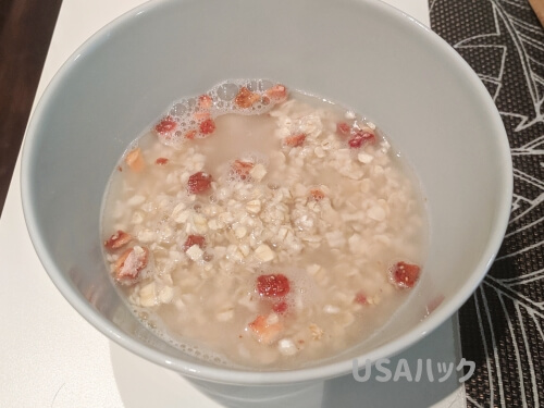 オートミールお湯を入れたとこ