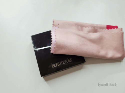 コスメの汚れをきれいにする方法