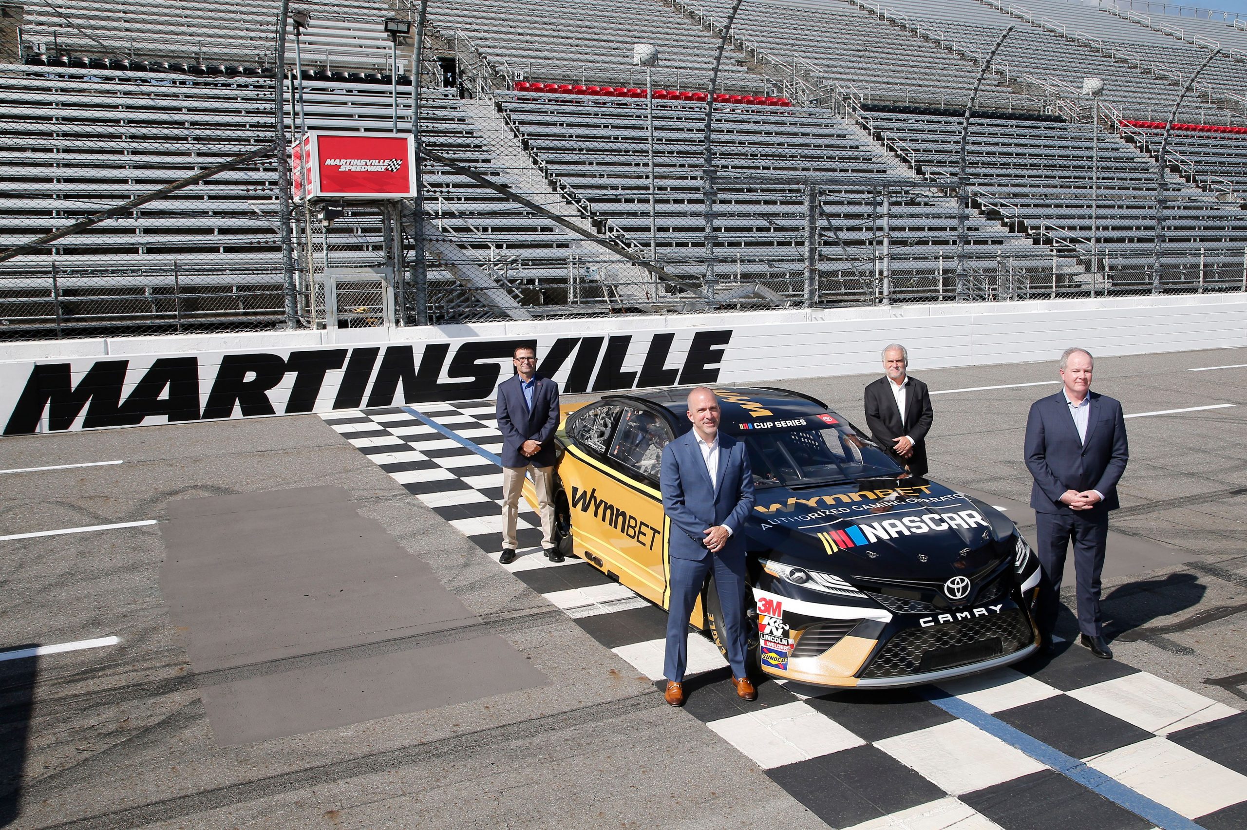 Live, in-race betting to be offered at Martinsville Speedway