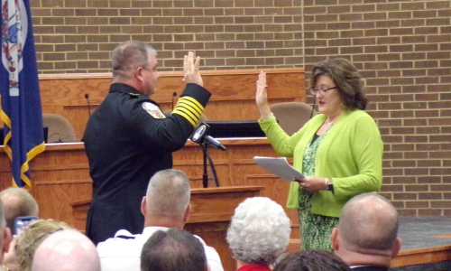 Davis vows to begin each day on bended knee