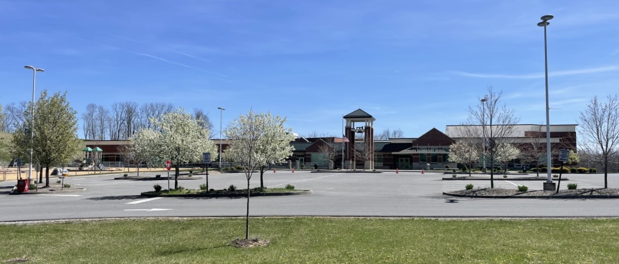 Lewisburg Elementary School suffers water leak, books and computers destroyed in library