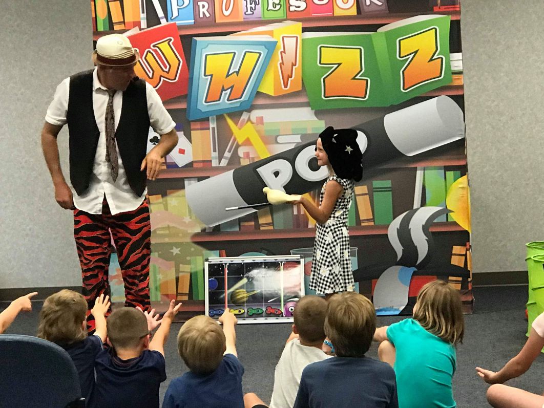 Professor Whizzpop visits libraries