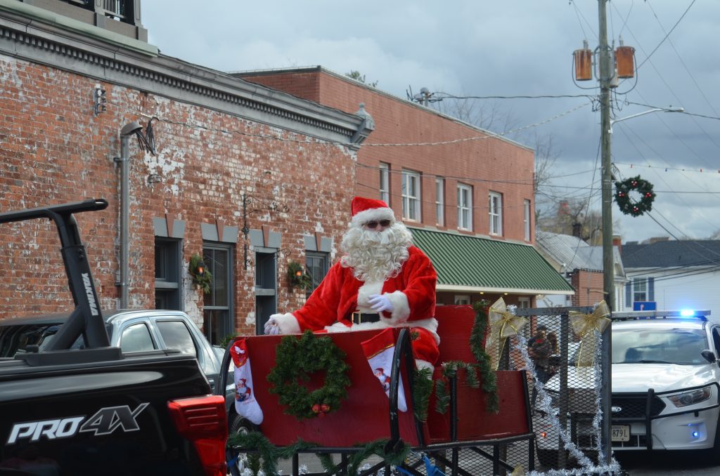 Christmas events on the way to Botetourt, Fincastle parade this