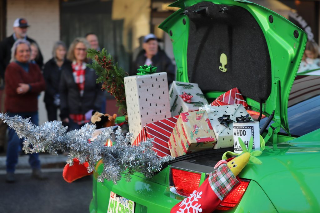 Christmas Parade arrives in Buchanan Fincastle Herald