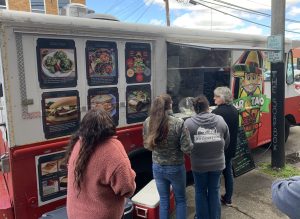 menu options are pictures on the truck side