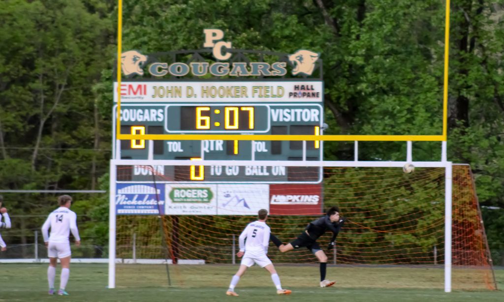 The Cougars nearly tied the game on a shot that hit the crossbar.