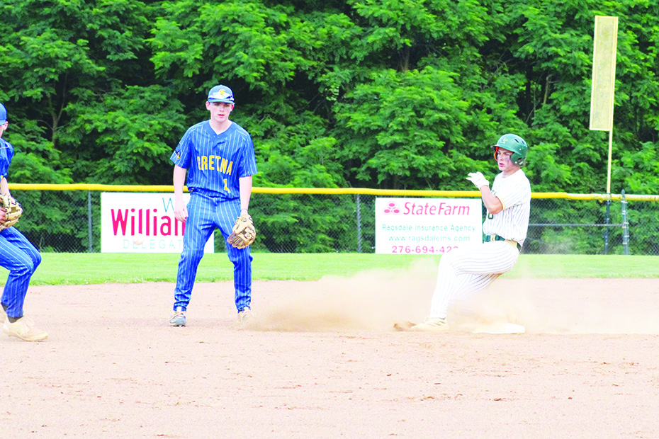 Stuart Callahan beats the throw to second