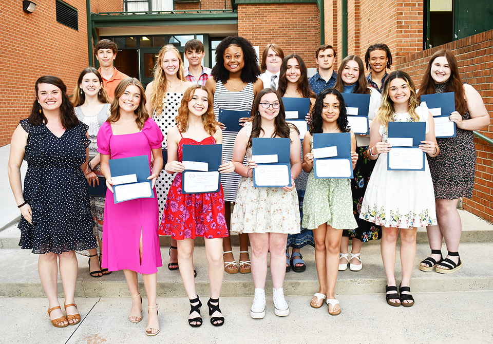 Nancy Susan Reynolds – Front(left-right) Presenter Saray Wray, Audrey Young, Lindsey Jones, Cheyenne Clifton, Gina Rubio, Bobbijo Roberts, 2nd row- Haley Ann Gilley, Marissa Bentley, Marissa Brown, Madi Heath, Maria Turner, Kali Craig; 3rd row, Will Vernon, Chris Cain, Caleb Morris, Draiden Archambo, Jermaine Penn.