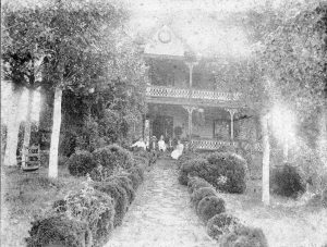 William Crawford Hooker and family at Elamsville home.