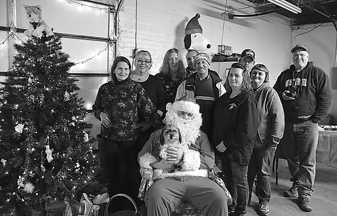 Shelter hosts holiday open house