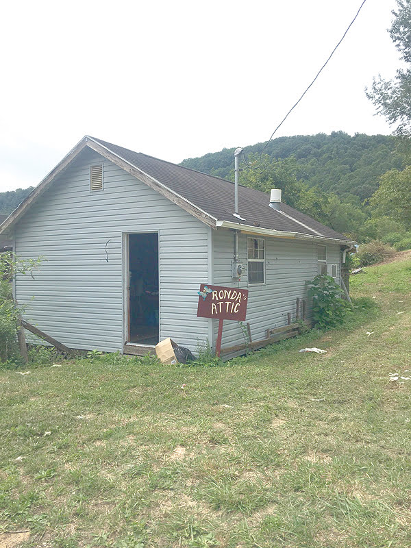 Ronda’s Attic opens in Clay, with something for everyone