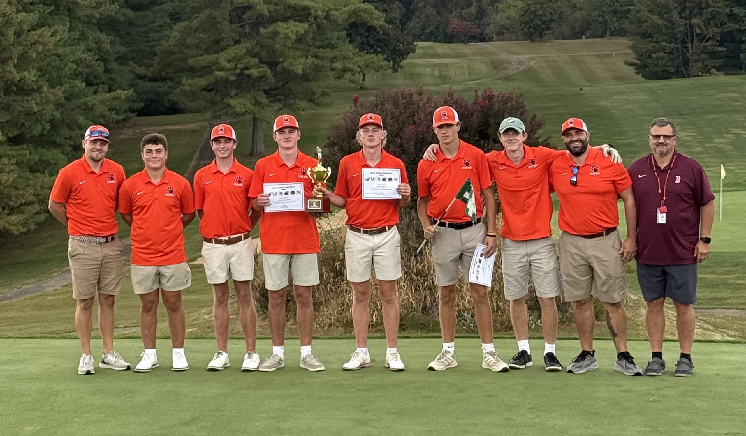 Terriers win BRD golf tourney