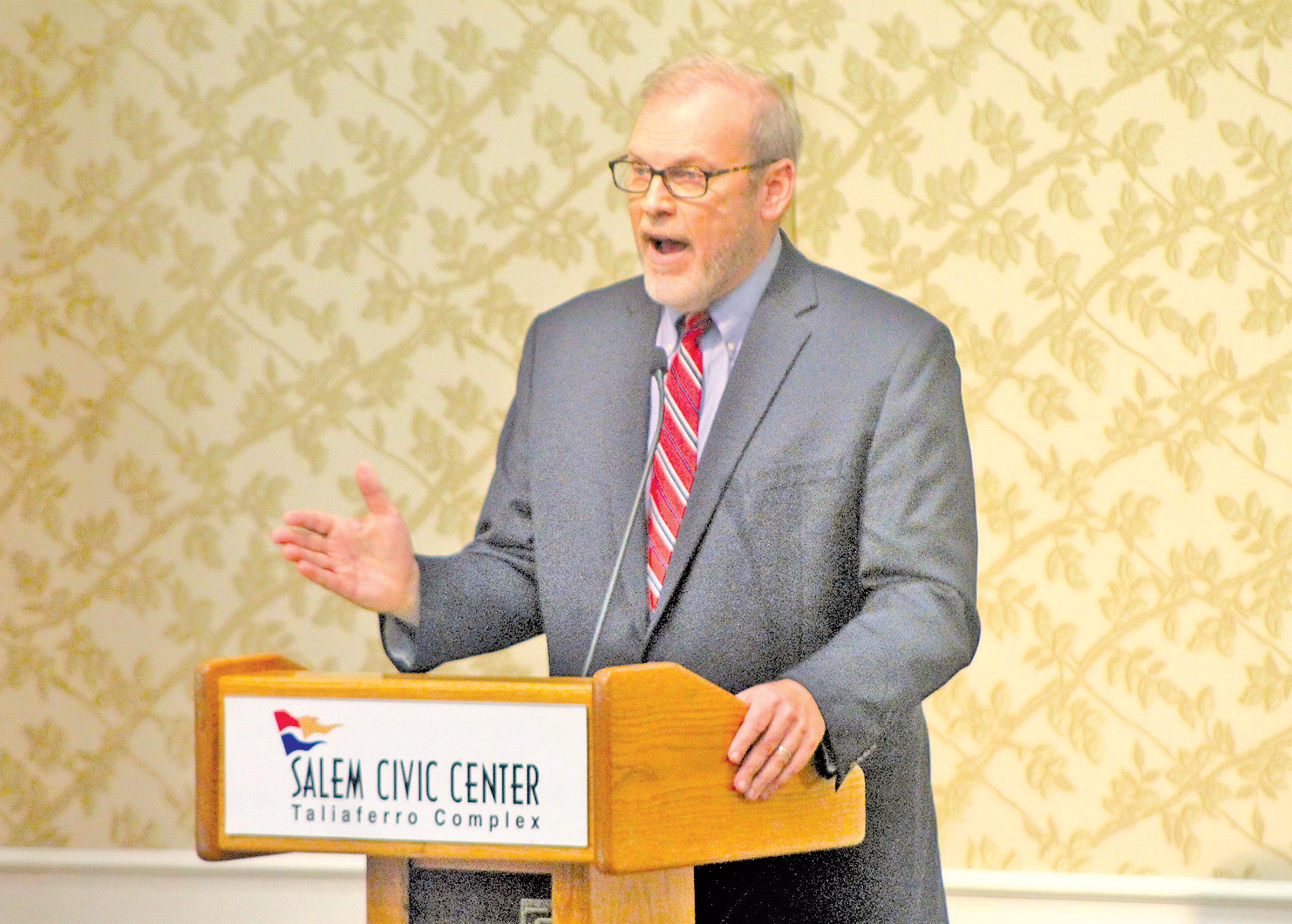 Congressman Morgan Griffith and candidate Anthony Flaccavento make their positions clear in final debate