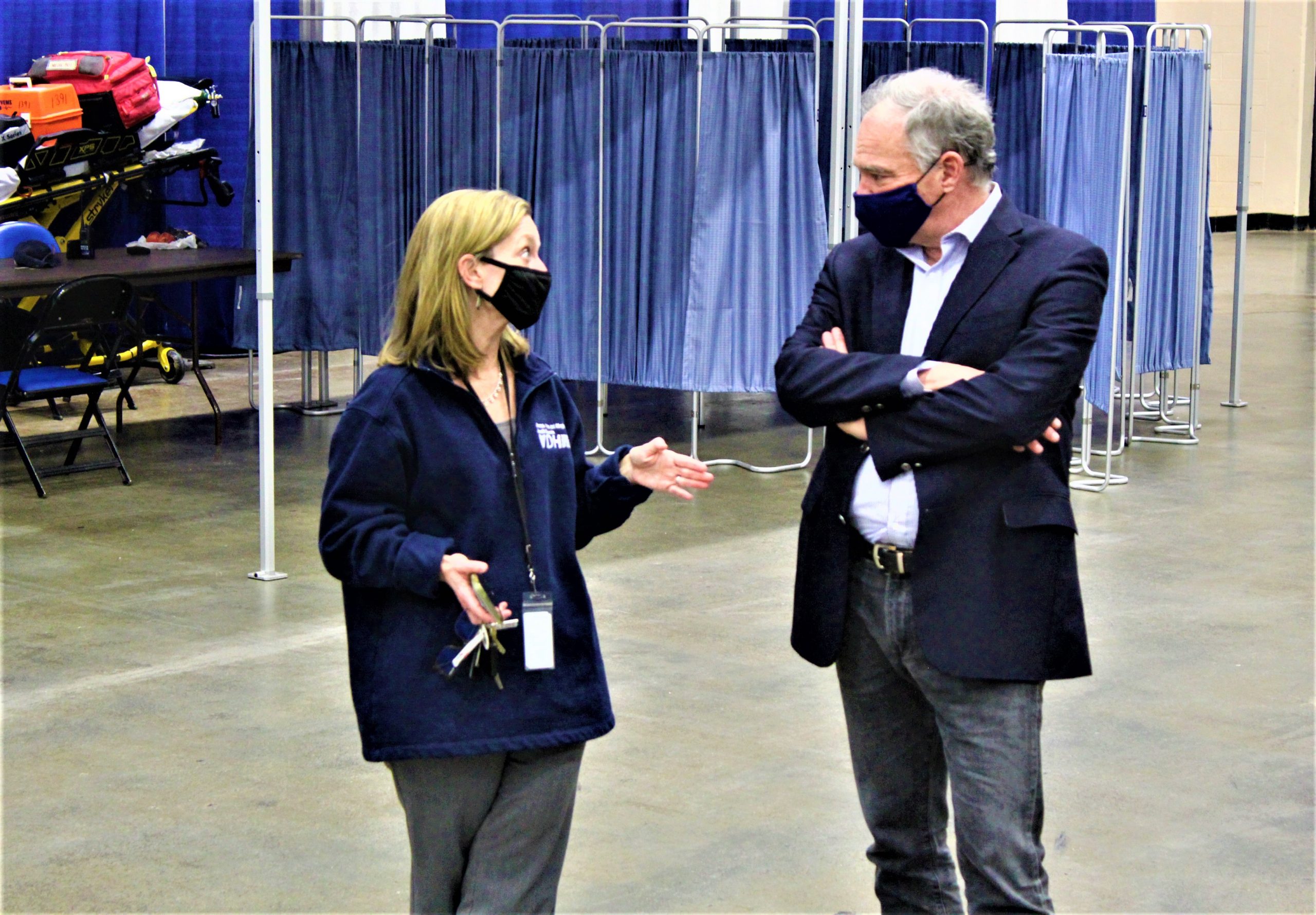 Sen. Tim Kaine visits Salem, tours the city’s vaccination site