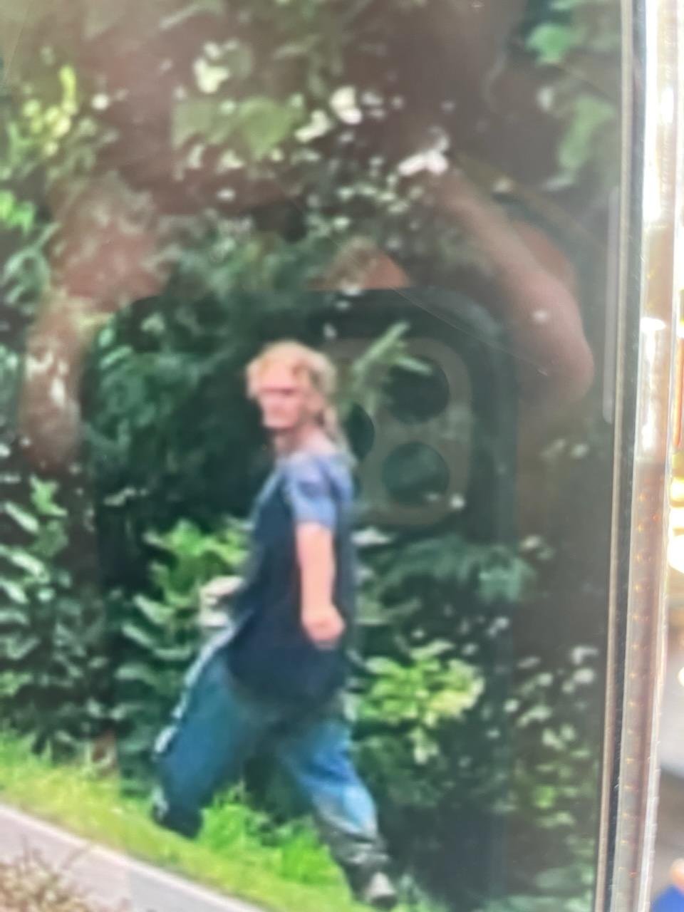 Authorities on hunt for fugitive after sighting in Craig County