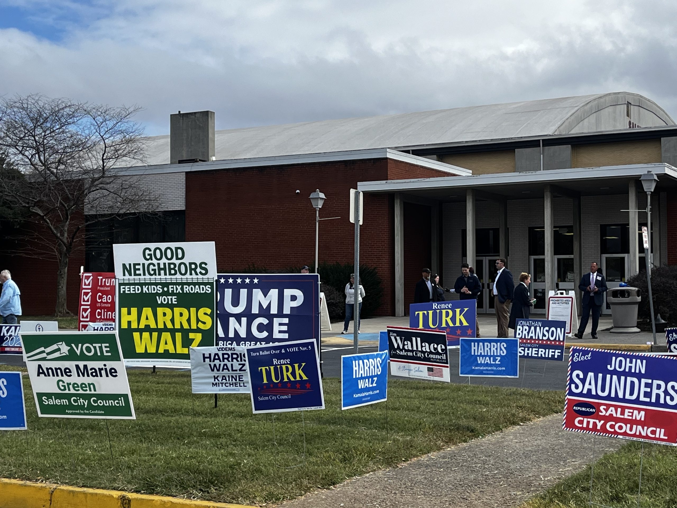 Voters flock to Salem Civic Center on Tuesday