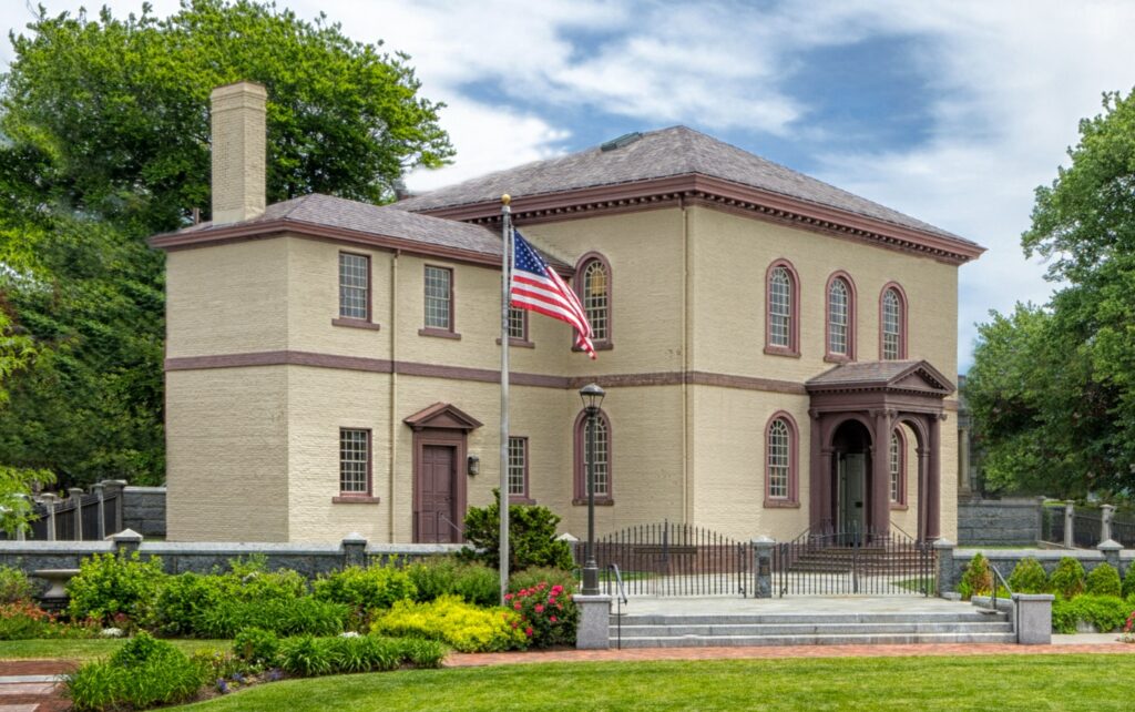 photo of the exterior of Touro Synagogue