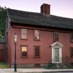 photo of the exterior of the Wanton-Lyman-Hazard House.