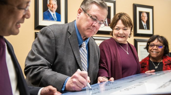 Group signing the Chilcote gift agreement.