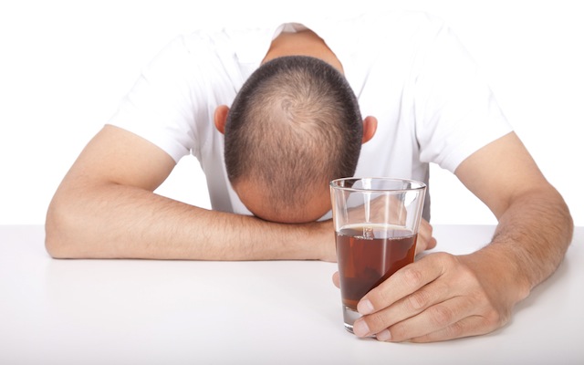 6 Tips To Avoid Alcohol-Induced Hangovers