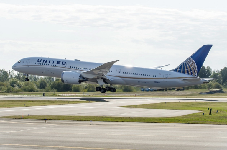 Resultado de imagen para United Boeing 787-10