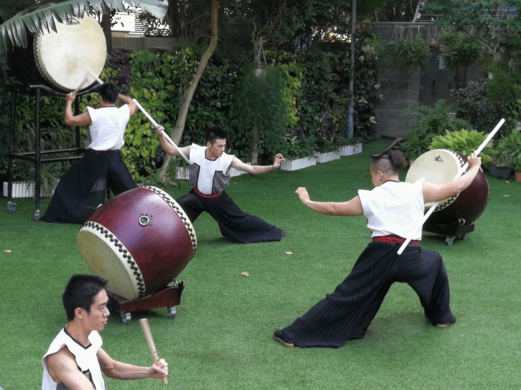 疫情嚴峻對藝文產業影響鉅大。