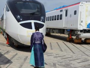 臺鐵新購的第一列EMU3000新城際列車舉行出廠啟運前的「安全祈願」儀式