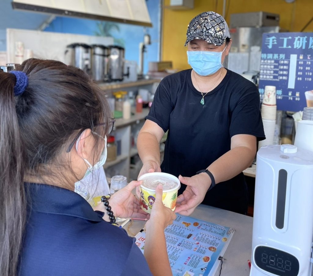 那年海邊給需要民眾待用餐