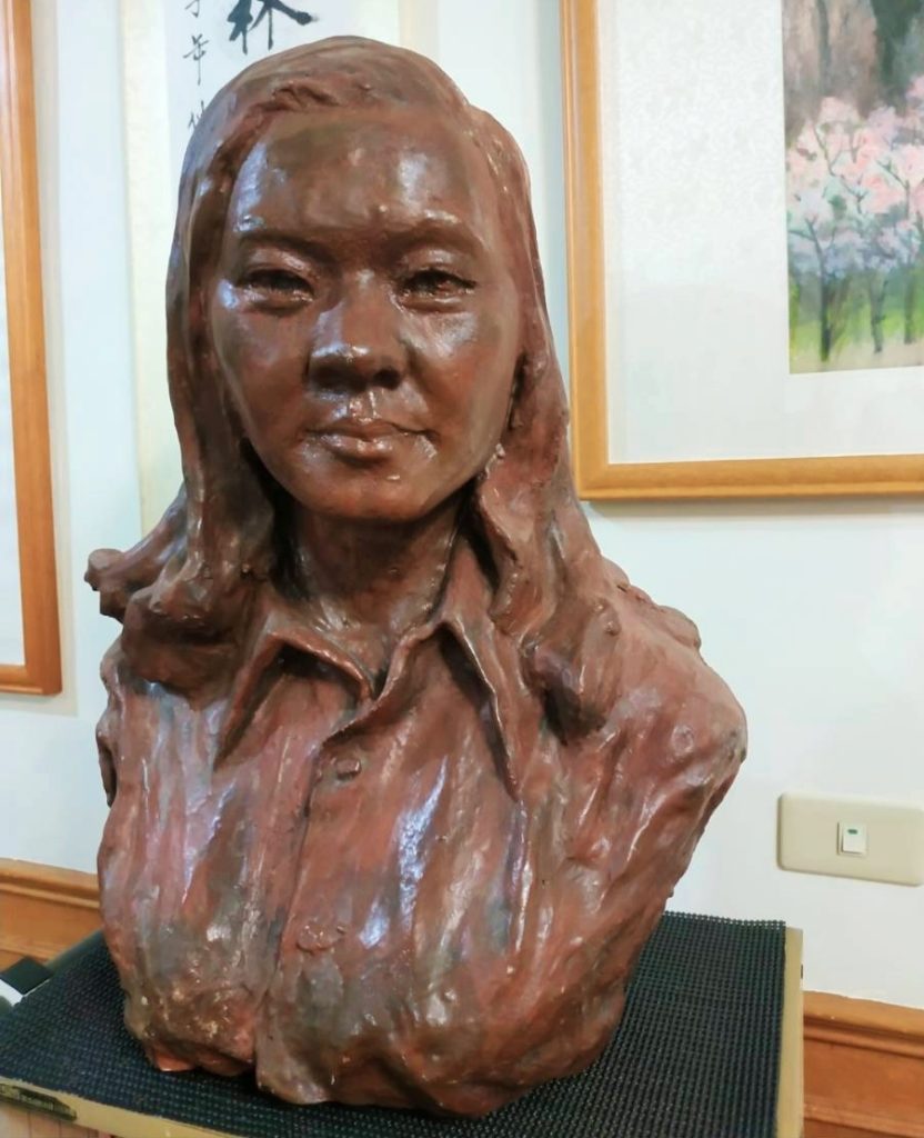 徐祥教授的雕塑作品，人物創作栩栩如生。