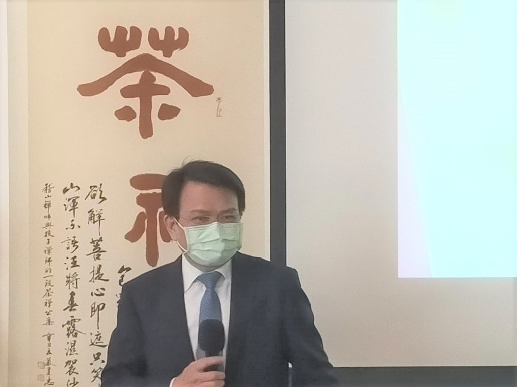 淡江大學學術副校長何啟東致詞時表達對詩書畫茶文化融合的心靈提昇有正面作用。（記者 辛澎祥/攝）