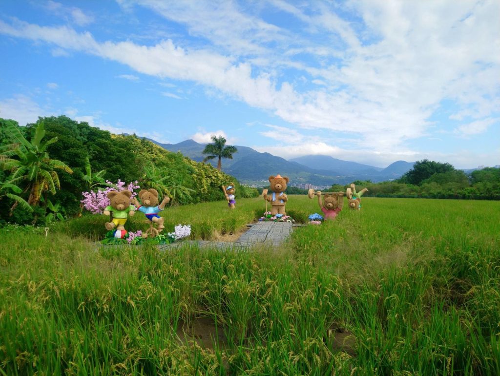 2021年「熊愛關渡」稻草地景藝術於關渡平原登場，歡迎來拍照打卡留念