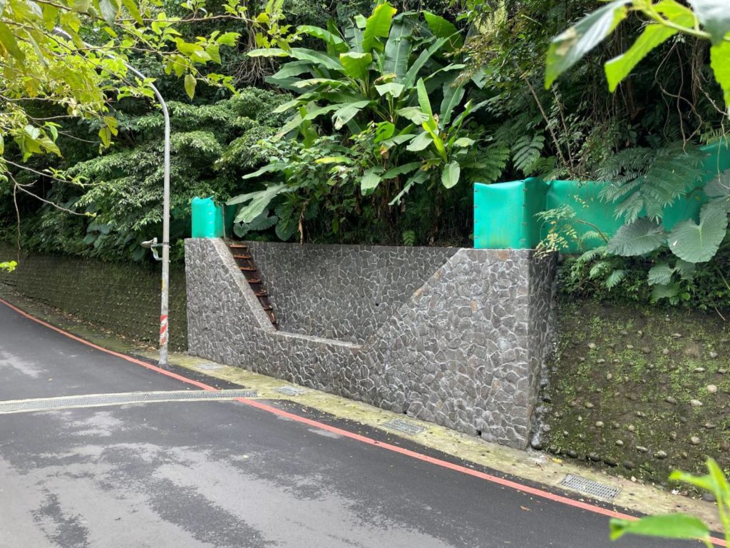 特別設置的斜坡廊道,讓路殺情況減至最低。(圖/新北農業局 提供)