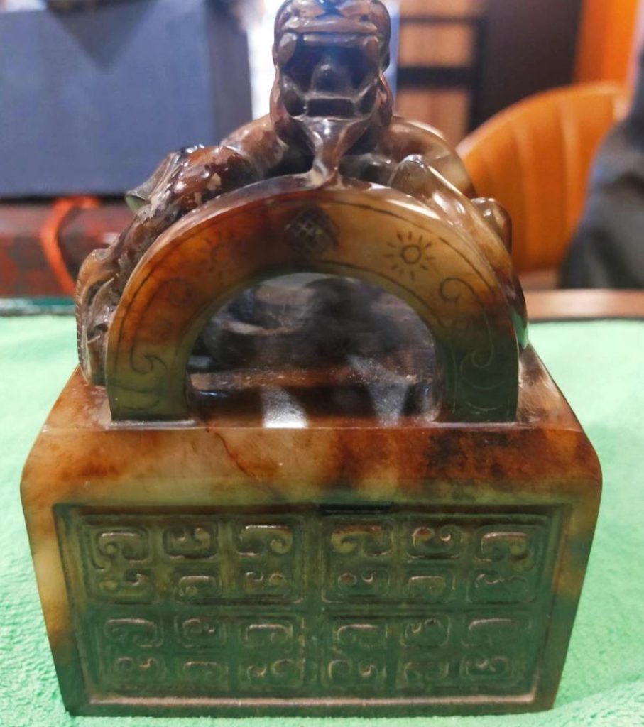 漢明帝劉莊之璽,紋路與象型在雕工下顯得精萃亮麗。(圖/曾國良 提供 記者 辛澎祥/攝)