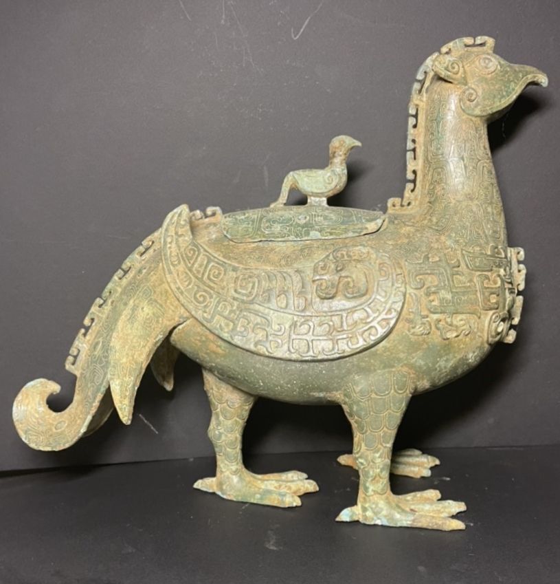 青銅玄鳥尊的器型相當能代表殷商時期的酒文化特質。(圖/曾國良 提供)