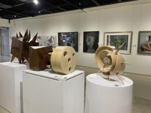 ▲磺溪美展巡迴新北展出，囊括65件作品抒發生活議題。〈文化局提供〉