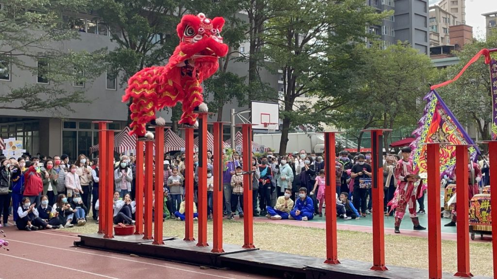 2月4日下午4點，演出團體「聯豐龍獅戰鼓團」