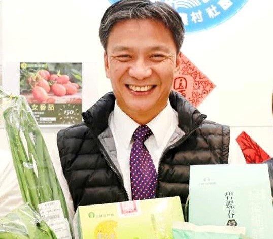三峽區農會總幹事張永巨為全國唯一農會總幹事榮獲「臺灣百大MVP經理人」殊榮