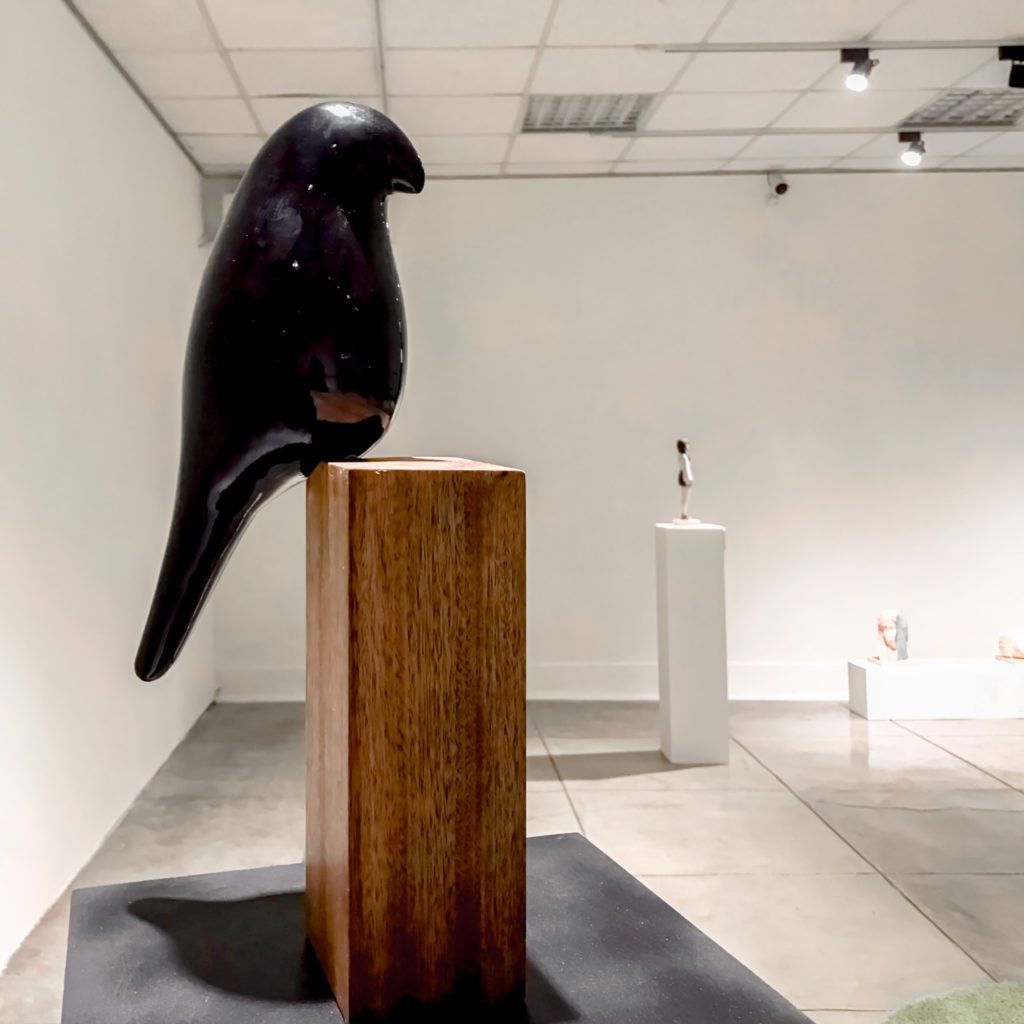 《用手去看見世界》邀請臺灣雕塑藝術家展出各式材質作品。