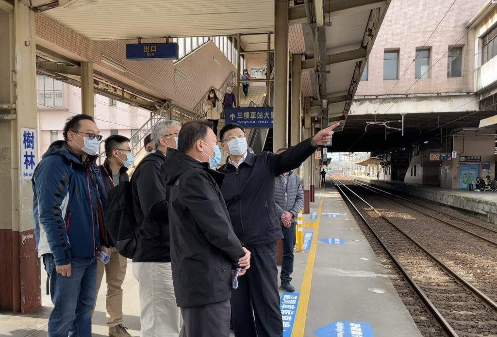 台鐵局長杜微視察樹林站。（圖/台鐵 提供）