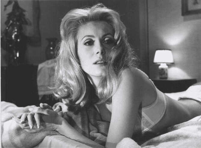 ▲法國著名女星「凱薩琳丹妮芙」（Catherine Deneuve，1943-），（圖/取自官網）