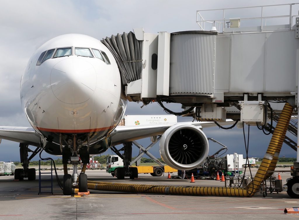 桃園機場全數空橋裝設「橋氣橋電」設備，節能環保打造低碳營運綠能機場