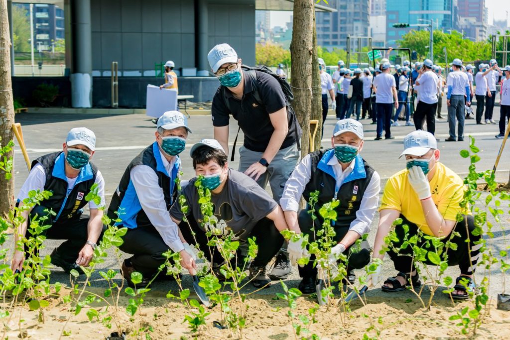 港務公司與伊甸基金會共同植樹